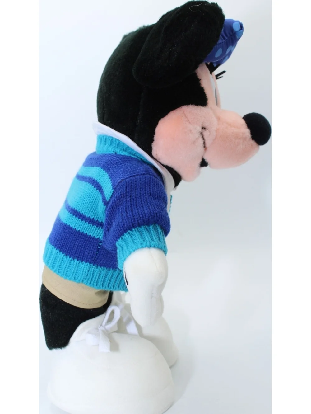 New Vintage Disney CAST MEMBER MINNIE Mouse Wearing Sweater Plush Stuffed 12